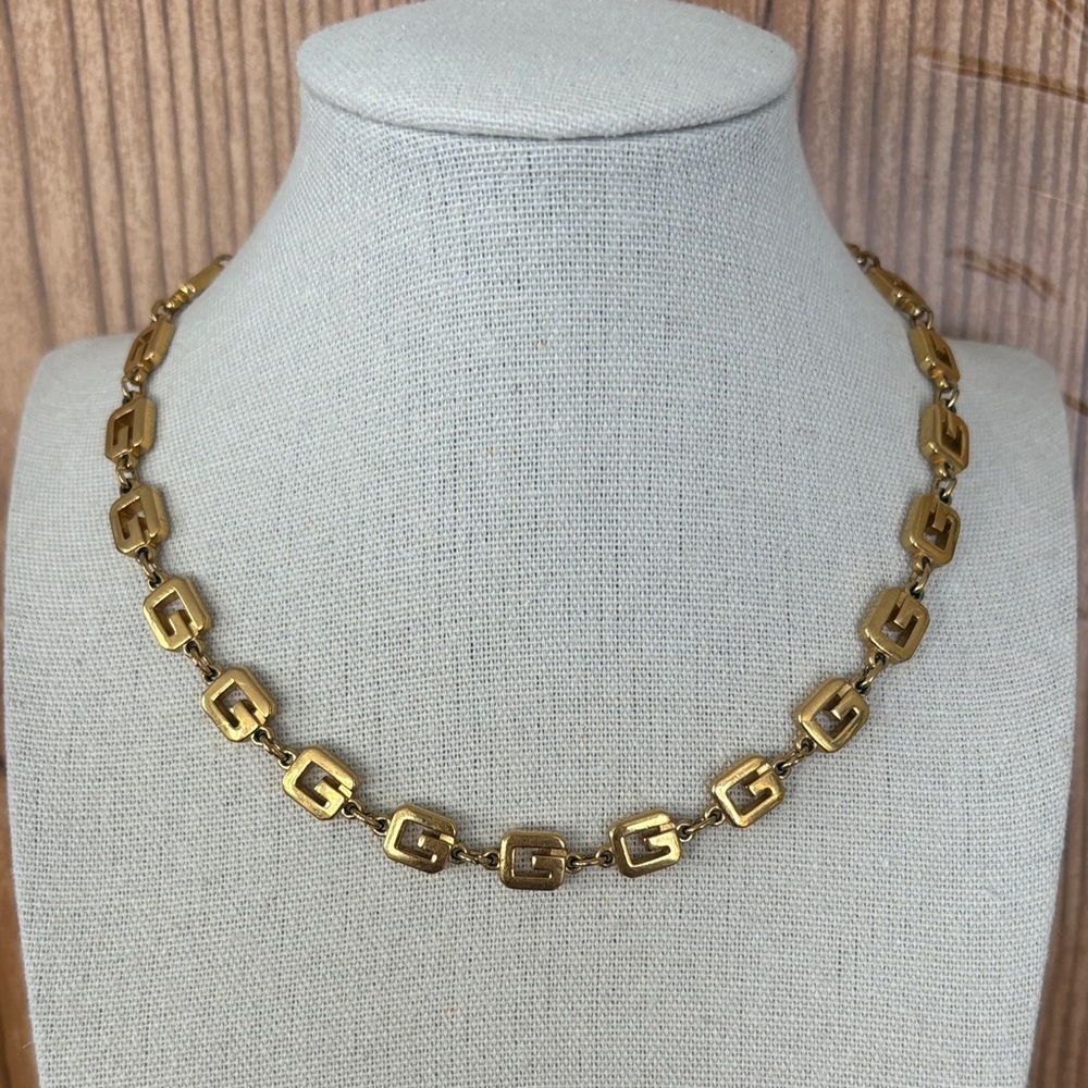 Givenchy G logo chain link necklace Gold Plated Gold Tone 15"